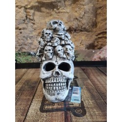 Skull Mountain   11.8x9.5x16.3cm