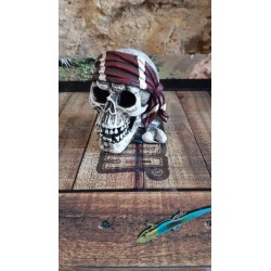 Crâne Pirate   10x10,5x11cm