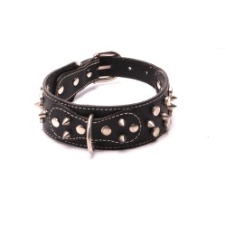 Collier Chien Cuir noir artisanal décor pointe et rivet métal fait main en France.